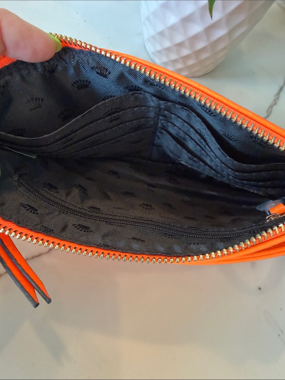 Juicy Couture Bright Orange Pleated Wristlet Clutch - Picture 3 of 4